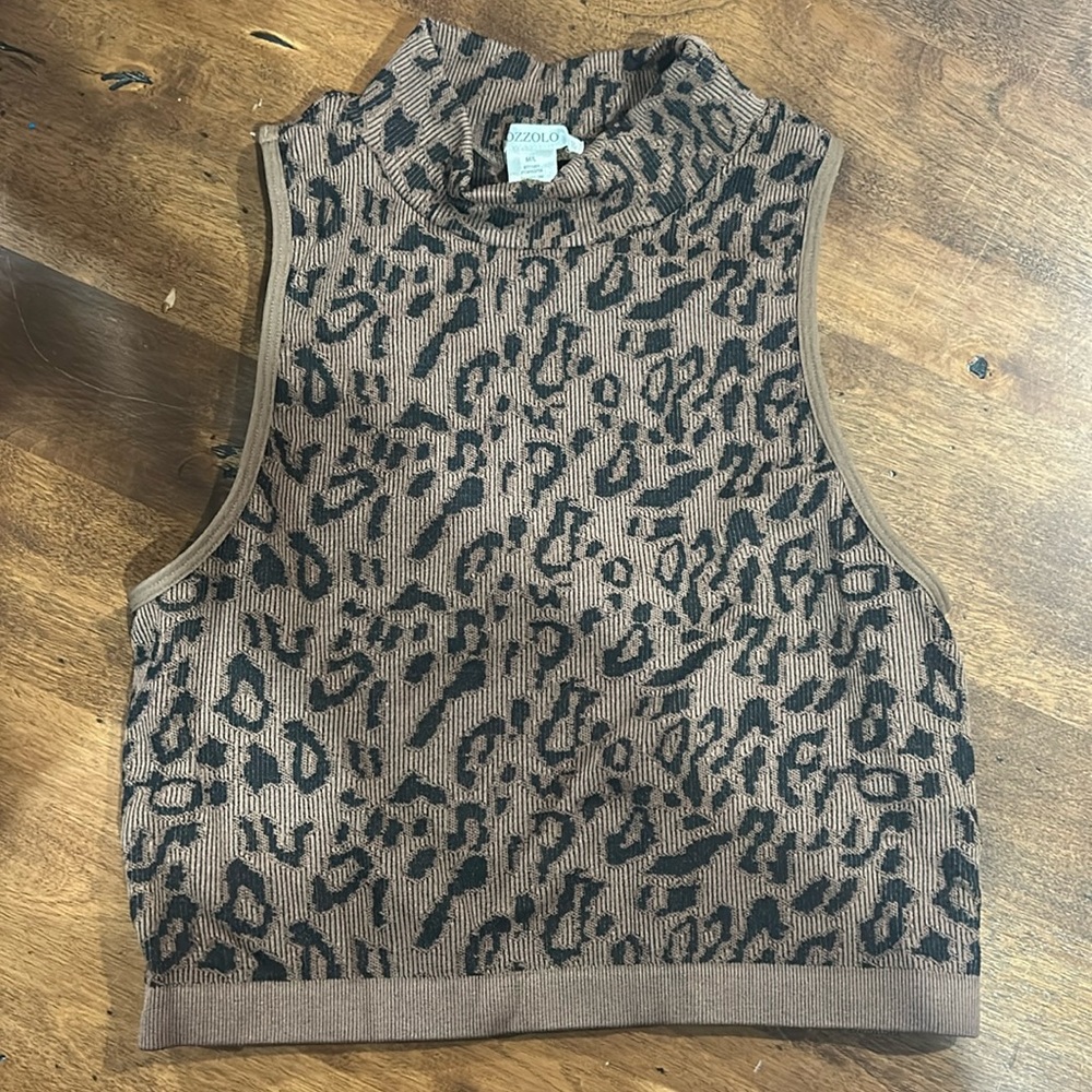 Cheetah Cropped High Neck Shirt